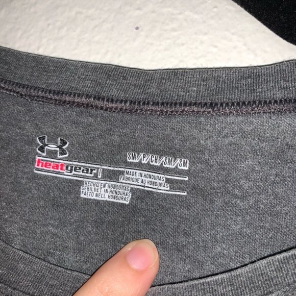 3/$20🔥Grey Under Armour Tee - Picture 3 of 4